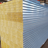 ?巖棉板是一種新型的保溫、隔燃、吸聲材料